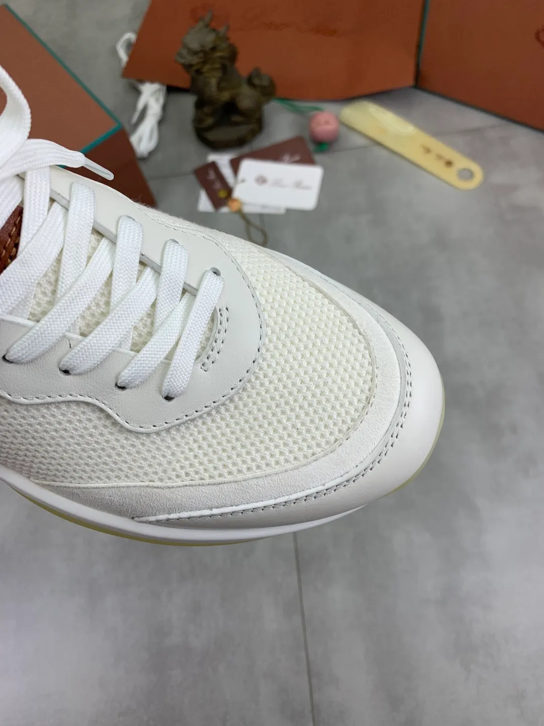 Men's Men's Shoes 💰P620 New 💰High Quality Latest Casual Shoes Loro Piana 💯Top Authentic Grade💯Buy the original 1:1 copy💯 Founded the existing Loro Piana company on April 24, 1924. It is now the sixth generation of family business, providing top quality products to customers who are discerning about taste and quality. Imported original fly woven fabric with cowhide fabric, plain calfskin lining, hand-stitched thread with cowhide feet, original packaging, code number: 38-44 (customized for 45 and 46), seven colors available